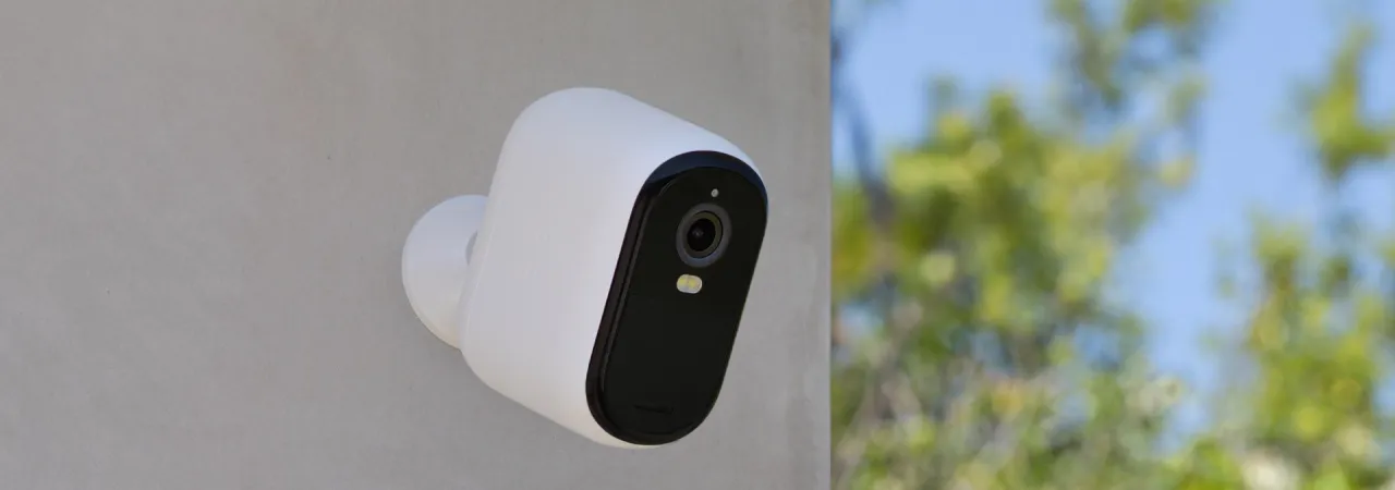 camera arlo exterieur protection famille
