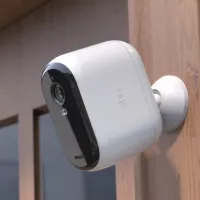 camera arlo exterieur