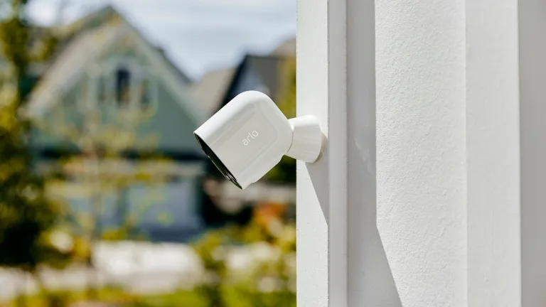 camera arlo pro interieur