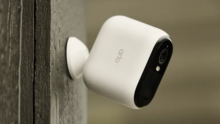 camera arlo pro interieur