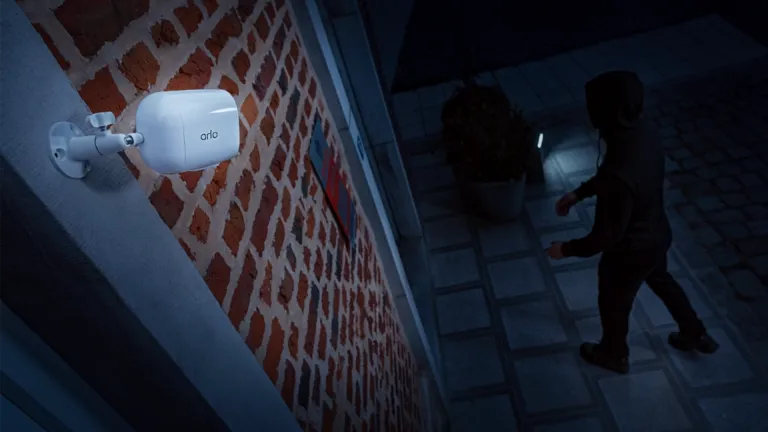 camera arlo exterieur detection cambrioleur