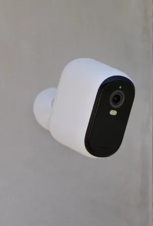 camera arlo exterieur protection famille