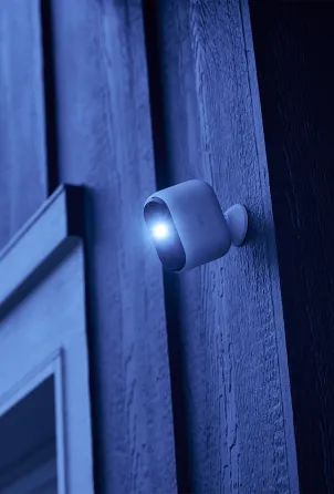 Verisure camera arlo essential projecteur lumineux
